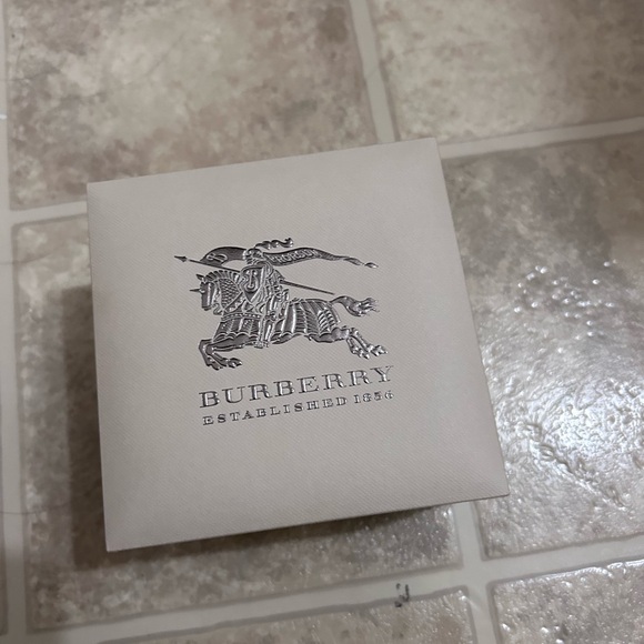 BURBERRY WATCH (10/10) - Picture 6 of 7